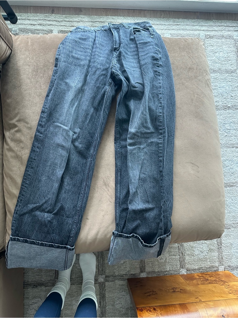 Bershka Relaxed Jeans in Faded Blue